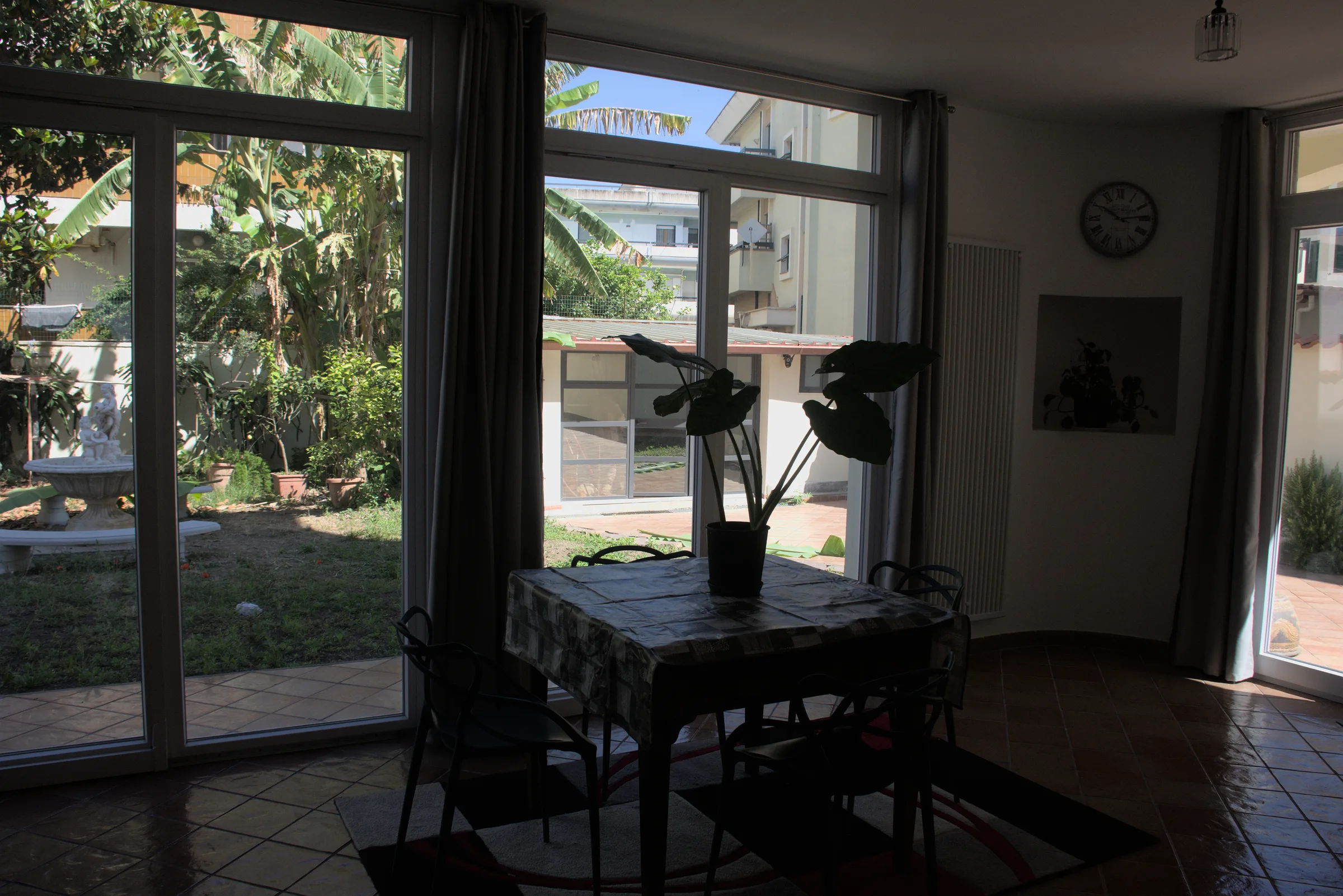 La Zona Living: Luminosità, Spazio e Dettagli d'Atmosfera — foto 12