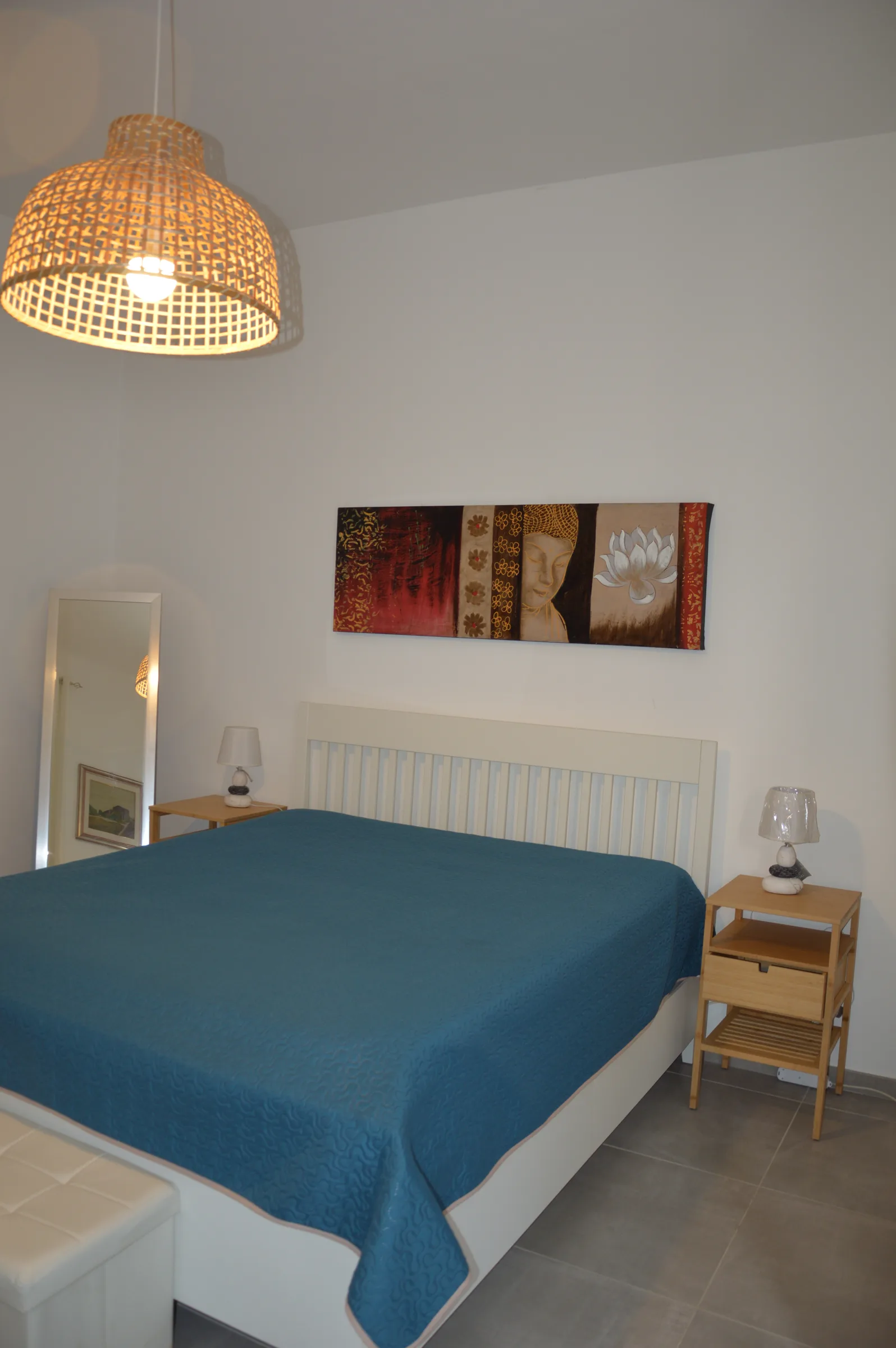 La Master Suite: Comfort Contemporaneo e Dettagli Naturali — Camera Da Letto 1 — foto 2
