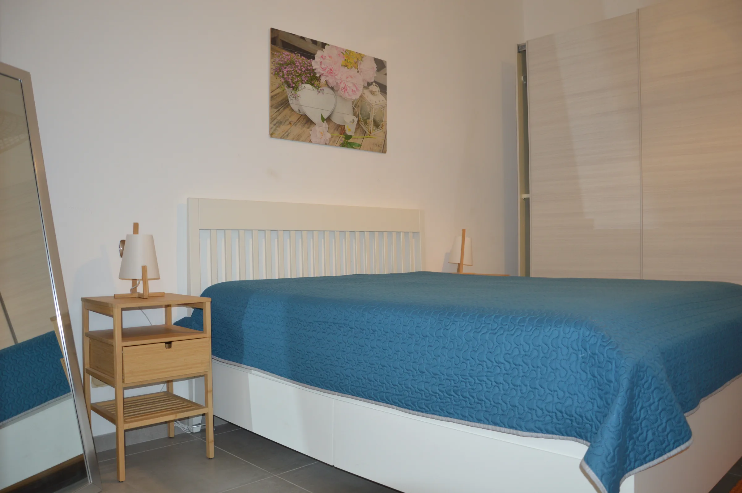 La Master Suite: Comfort Contemporaneo e Dettagli Naturali — foto 5