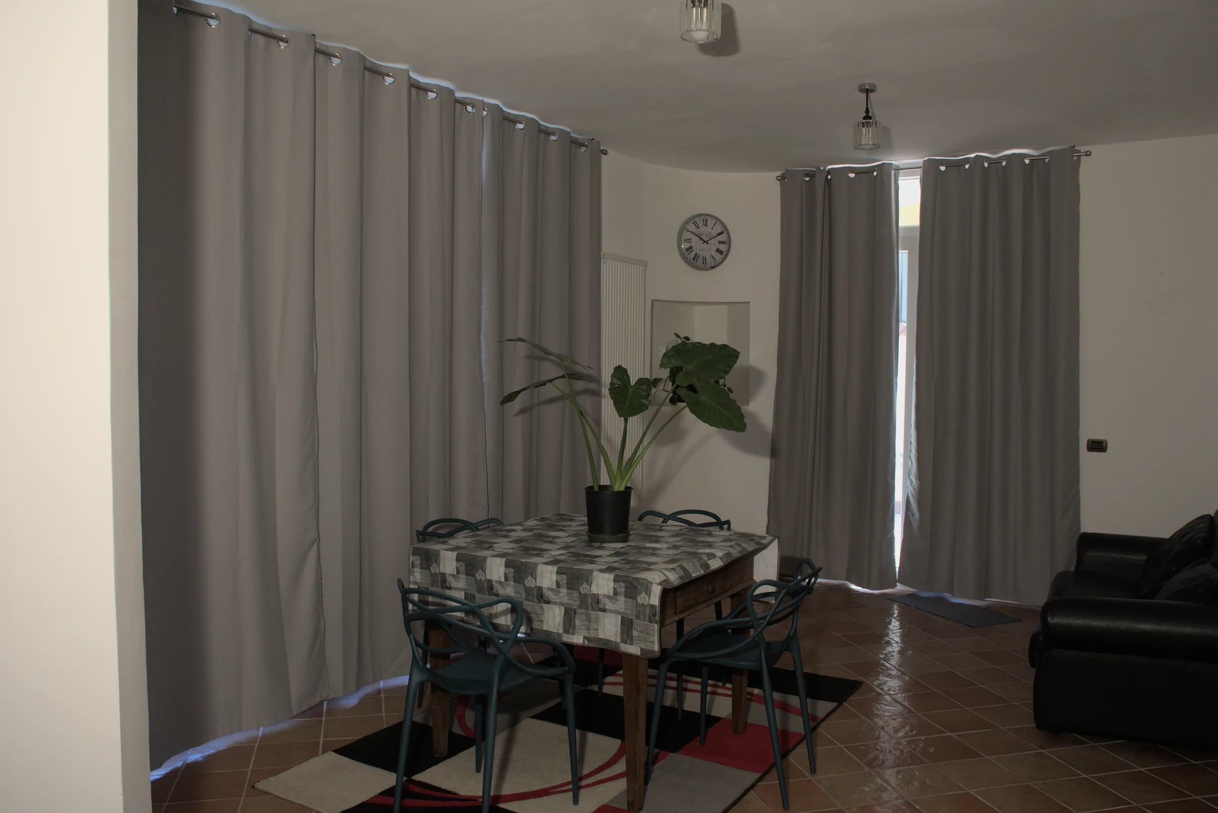 La Zona Living: Luminosità, Spazio e Dettagli d'Atmosfera — foto 9